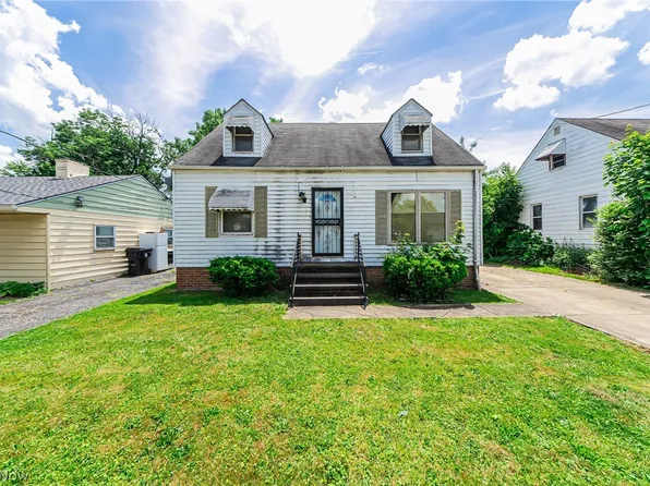 17008 Ridgeton Dr, Cleveland, OH 44128