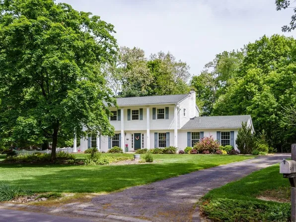 972 Woodcreek Dr, Milford, OH 45150