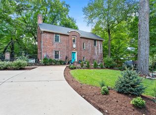322 Arbor Ln, Saint Louis, MO 63119