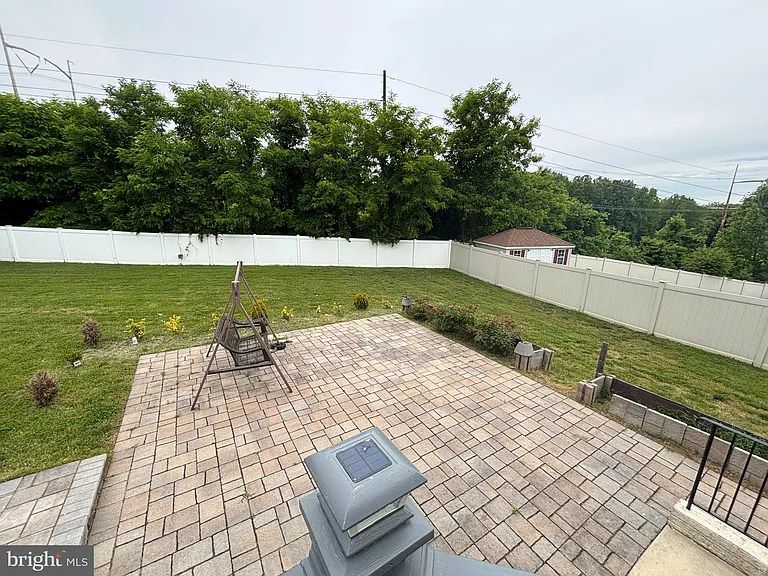 9820 Leighland Ct — Photo 15