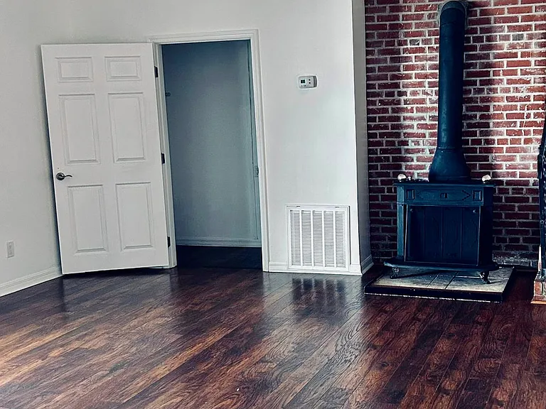 Bedroom 1 fireplace with closet approx 1000 sq. ft room/ the size of two standard size rooms