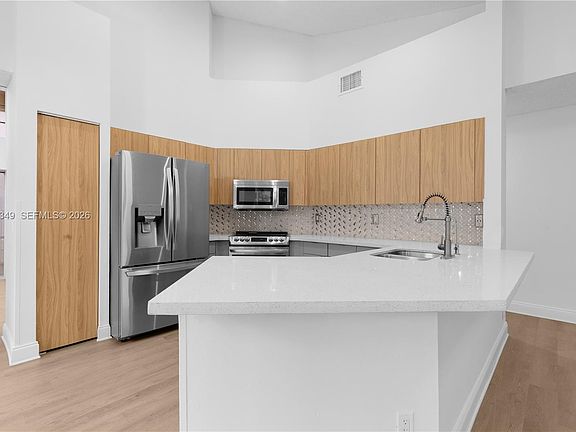 2nd image of 1525 Seabay Rd #0