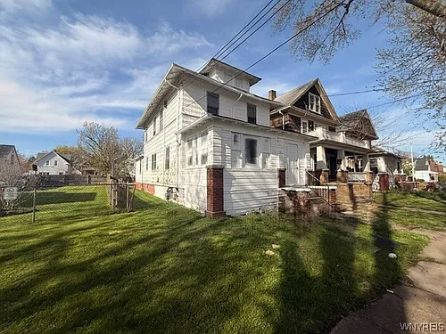 2020 Forest Ave Photo 1
