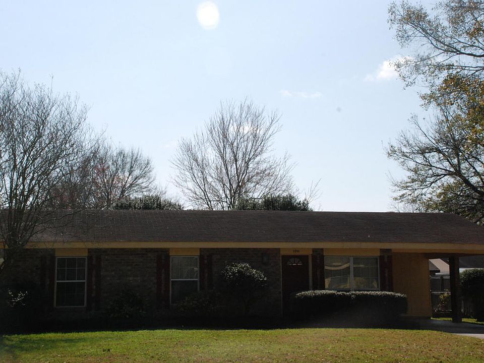 1st image of 1011 Dulles Dr