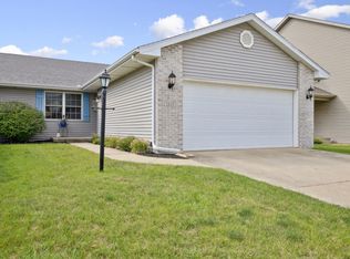 1415 Cobblestone Way, Champaign, IL 61822