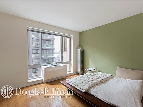 5th image of 555 W 23rd St APT N12c