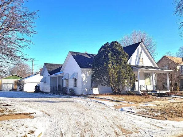 315 Benton Ave E, Albia, IA 52531