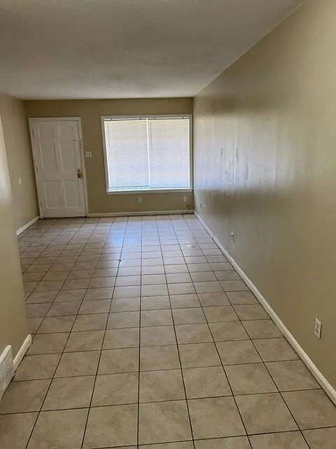 2 bed, 1.5 bath, 850 sqft, $860 — Photo 1