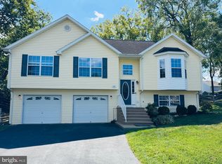 476 Oak Lee Dr, Ranson, WV 25438