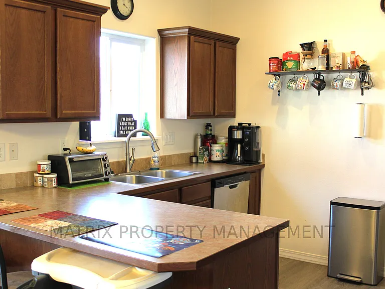1258 N Ewell Ct — Photo 7