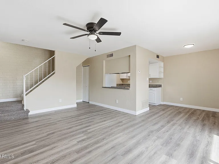 8432 N 34th Dr — Photo 11