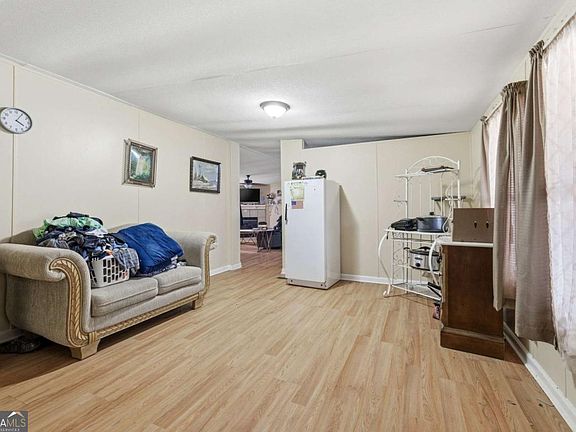 5th image of 6739 Victoria Ln
