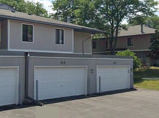1156 Trailwood S, Hopkins, MN 55343