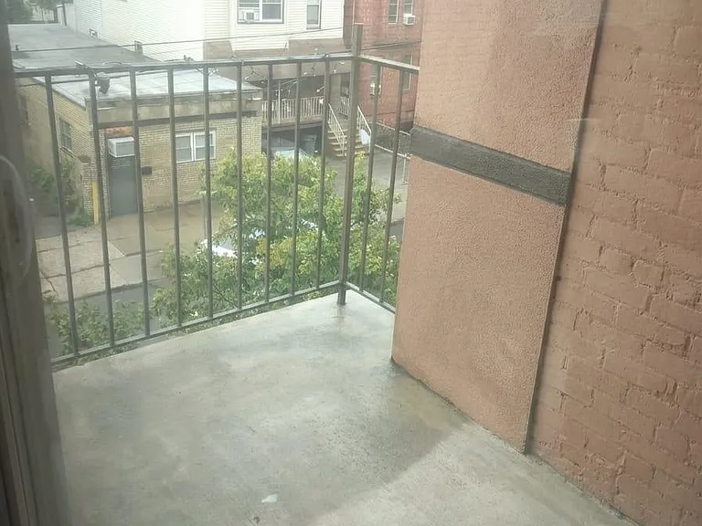 43 Van Wagenen Ave #3B — Photo 7