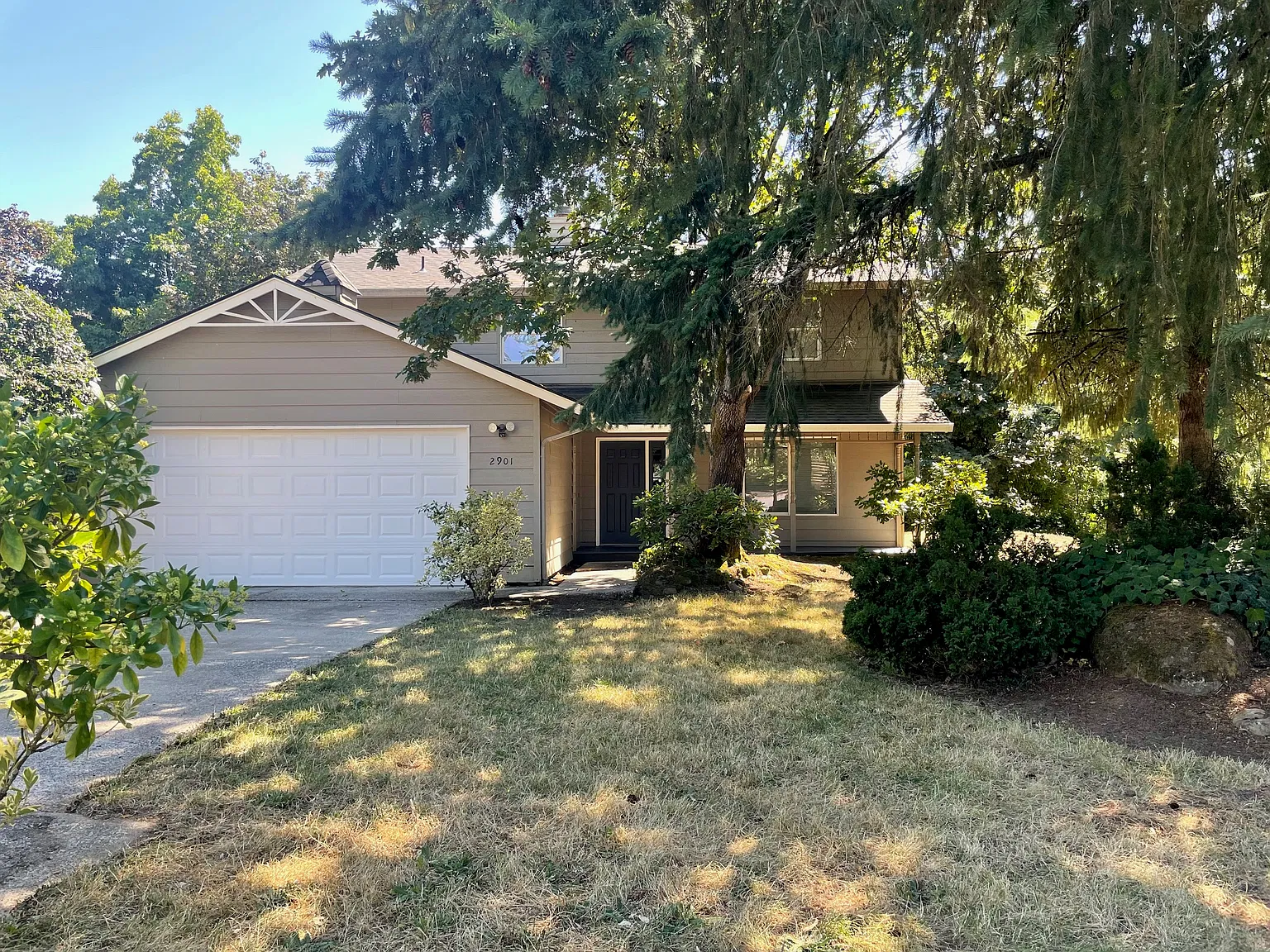 4 bed, 2.5 bath, 1976 sqft, $2,550 — Photo 2