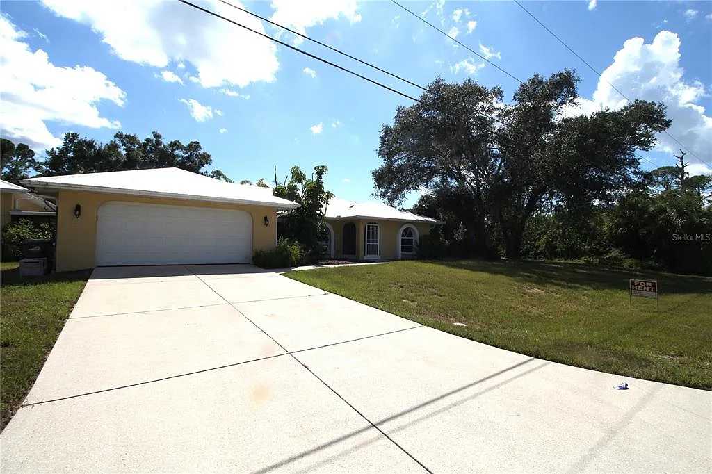 3 bed, 2.0 bath, 1700 sqft, $2,190 — Photo 1