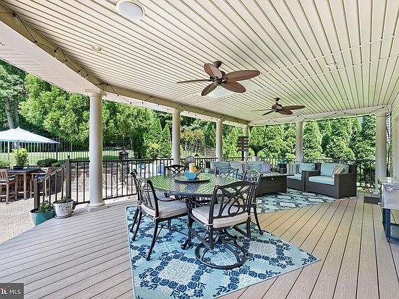 4th image of 1325 Anglesey Dr