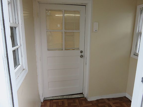 2nd image of 35 Troy Ln