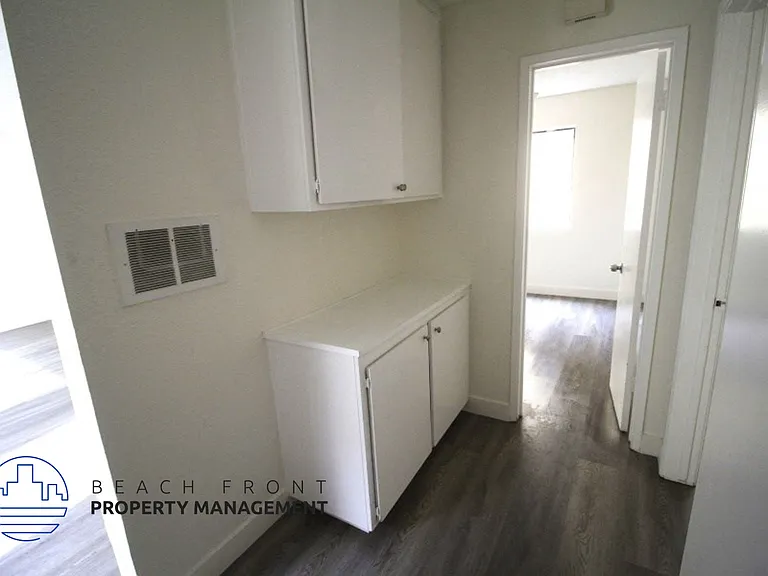 11503 Menlo Ave — Photo 10
