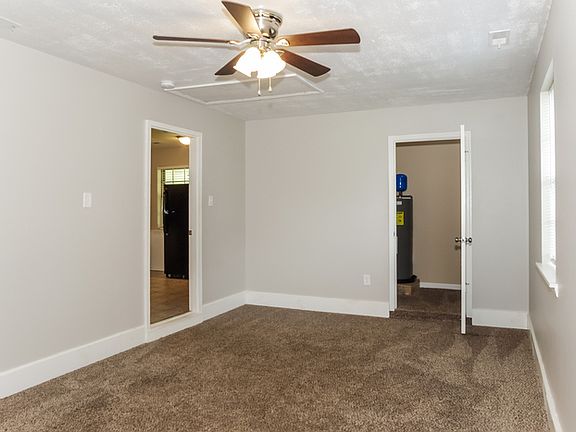 5th image of 507 Plum Dr SW