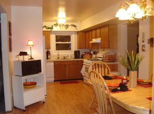 1095 Long Grove Dr, Aurora, IL 60504