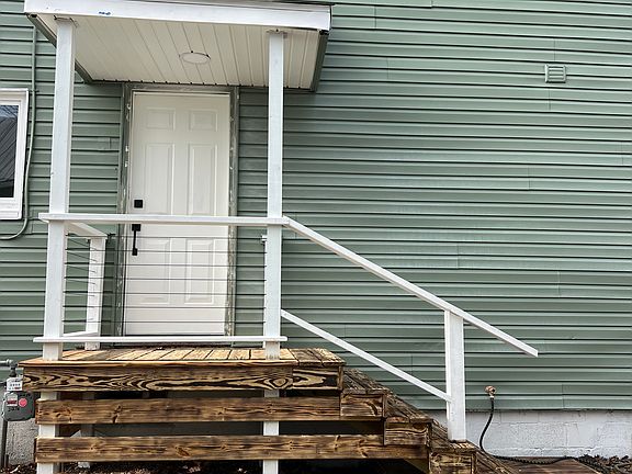 Kitchen entrance of 212 Wall Street #1