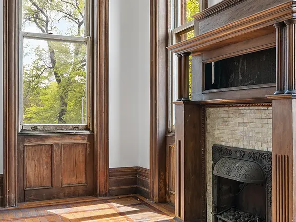 385 Clinton Ave APT 2S, Brooklyn, NY 11238