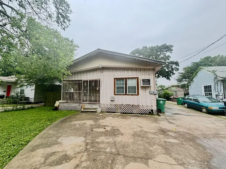 6124 Goforth St — Photo 1