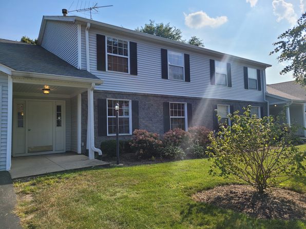 381 Newport Ln APT B2