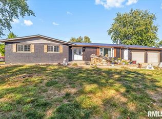 1224 Commanche Rd, Auburn, IL 62615