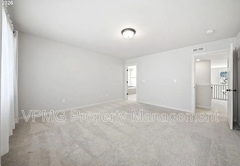 4704 NE 109th St — Photo 26