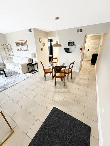 627 Garden Ave #D-2 Photo 1