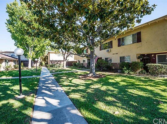 3rd image of 1919 Sherry Ln APT 35