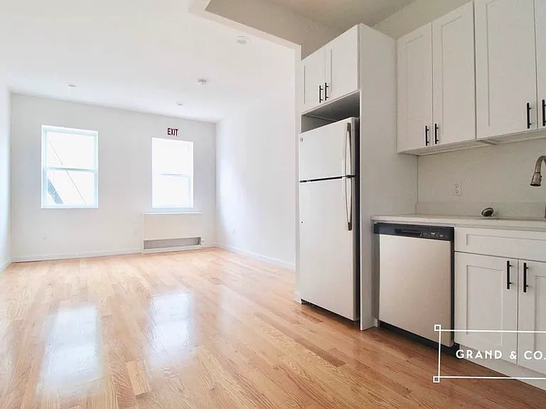 427 Knickerbocker Ave #3C — Photo 3