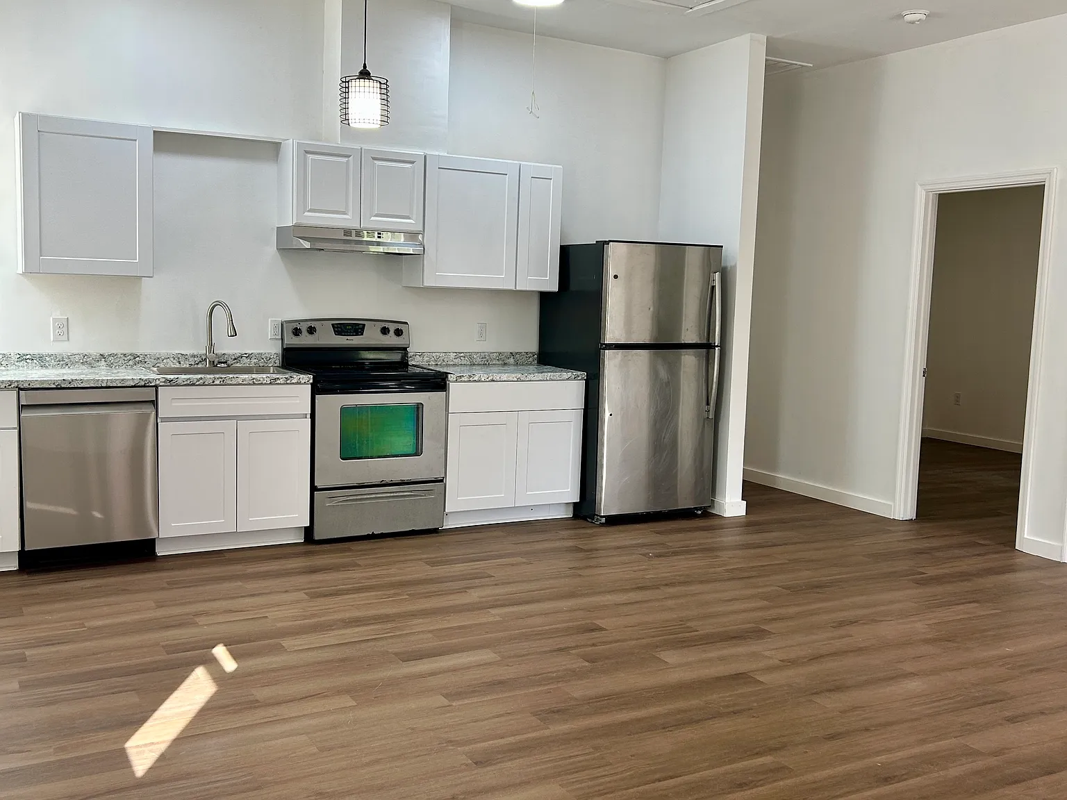 2 bed, 950 sqft, $1,480 — Photo 4