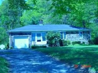 16 Locust Grove Rd, Pittstown, NJ 08867
