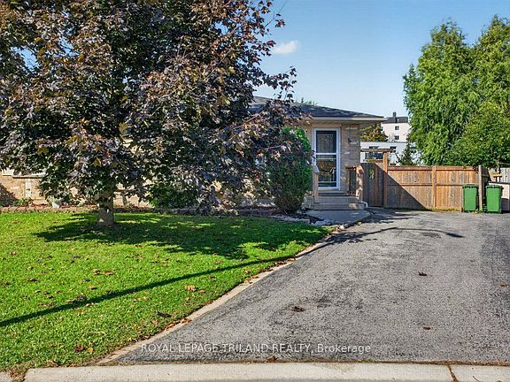 2nd image of 32 Sanders Ct