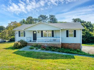 2812 Ridgeview Dr, Maryville, TN 37801