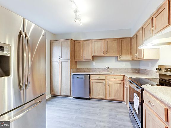 3rd image of 5509 Independence Cir