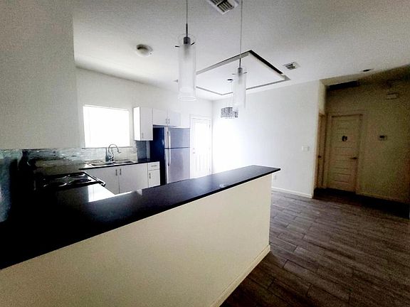 3rd image of 1704 W Garrison Dr #D