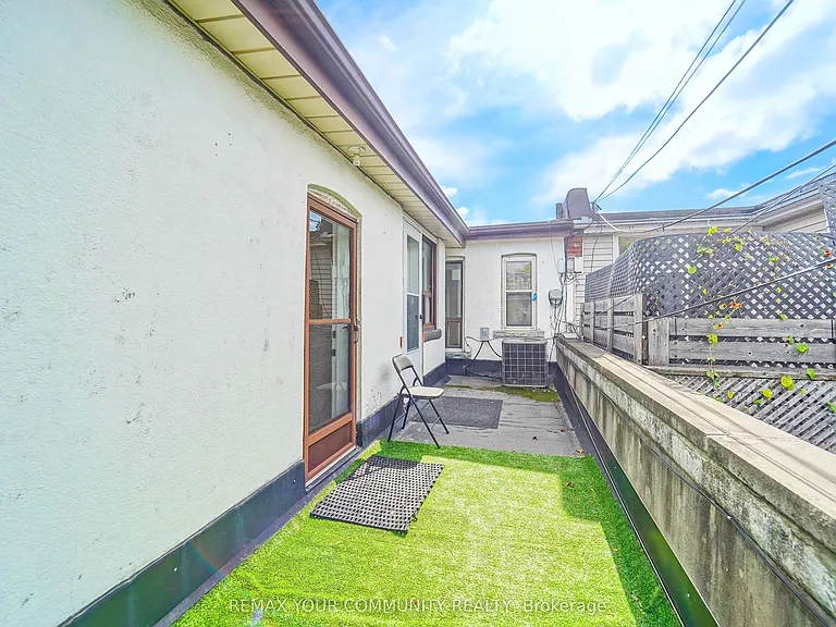 1378 Danforth Ave S #1 — Photo 34