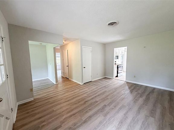 3rd image of 1710 SE 33rd St
