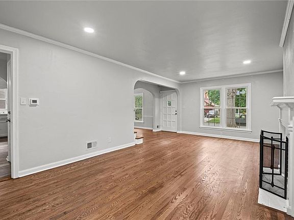 4th image of 7408 Charlotte St
