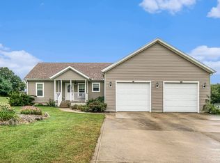 60692 Whitethorn Ln, Goshen, IN 46528