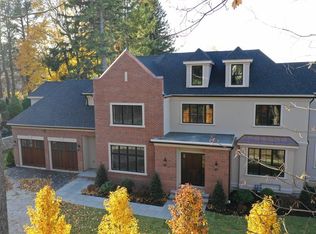 20 Woodchester Dr, Chestnut Hill, MA 02467