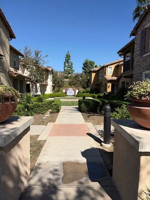 2 bed, 2.0 bath, 1328 sqft, $2,900 — Photo 1