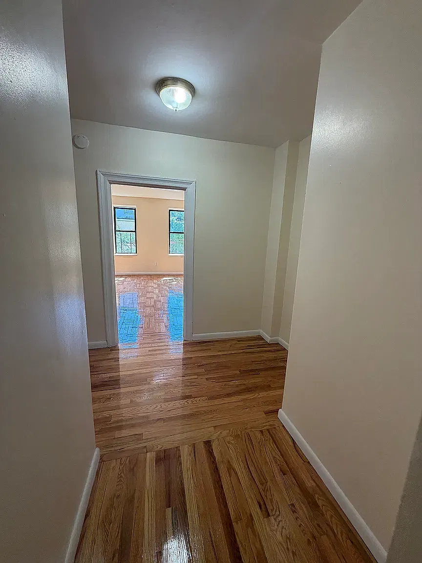 1 bed, 700 sqft, $1,999 — Photo 3