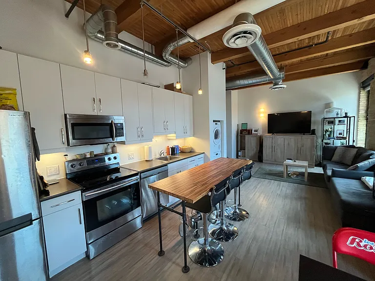110 James Ave #303 — Photo 4