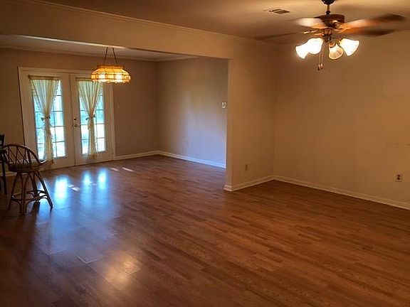4th image of 157 Cedar Dr