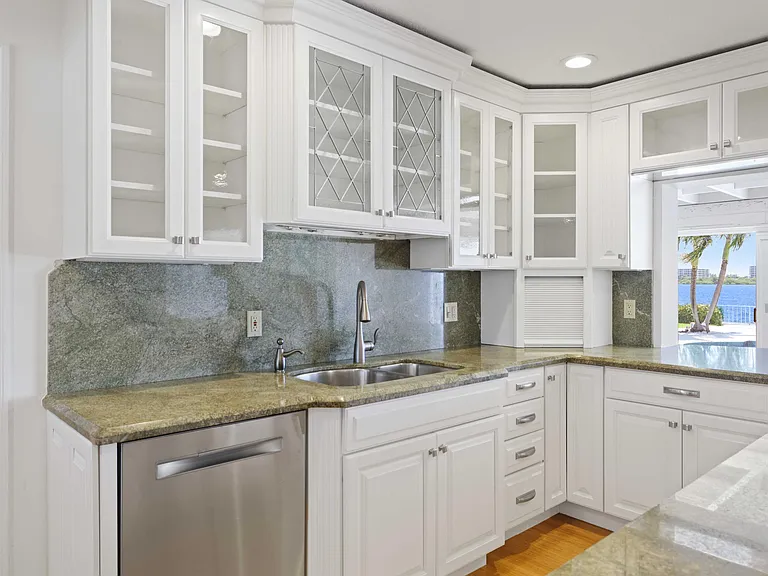 2204 Notre Dame Dr — Photo 23